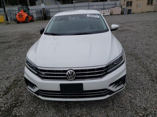 2017 Volkswagen Passat R-Line