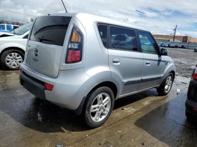 2010 KIA Soul +