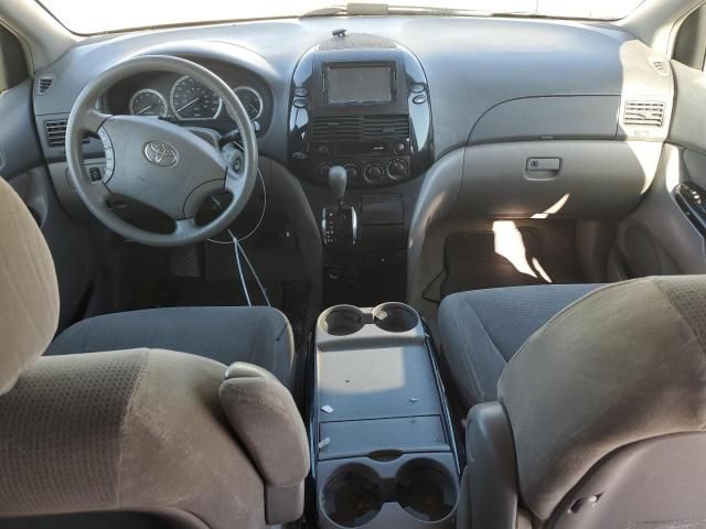 2004 Toyota Sienna CE