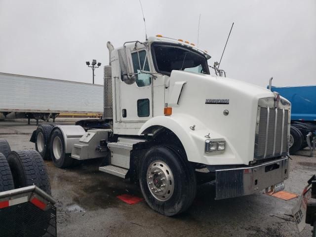 2006 Kenworth Construction T800