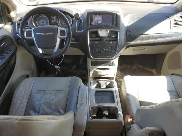 2013 Chrysler Town & Country Touring L