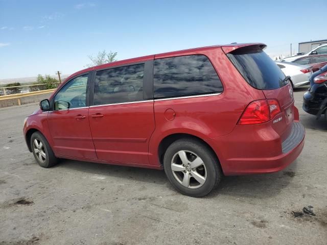 2010 Volkswagen Routan SE