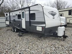 Camiones salvage sin ofertas aún a la venta en subasta: 2018 Avenger Travel Trailer