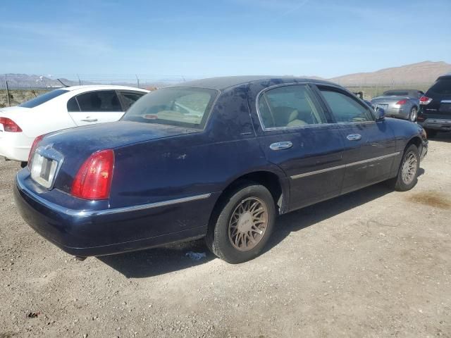 2001 Lincoln Town Car Signature