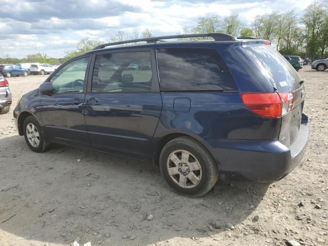 2004 Toyota Sienna CE