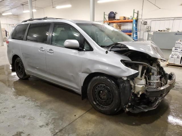 2013 Toyota Sienna LE