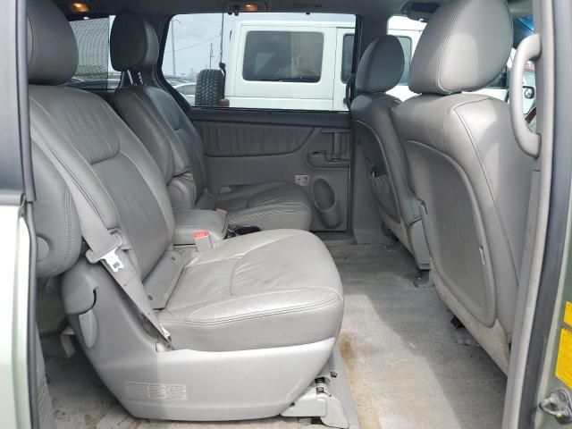 2010 Toyota Sienna XLE