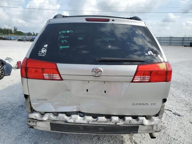 2004 Toyota Sienna CE