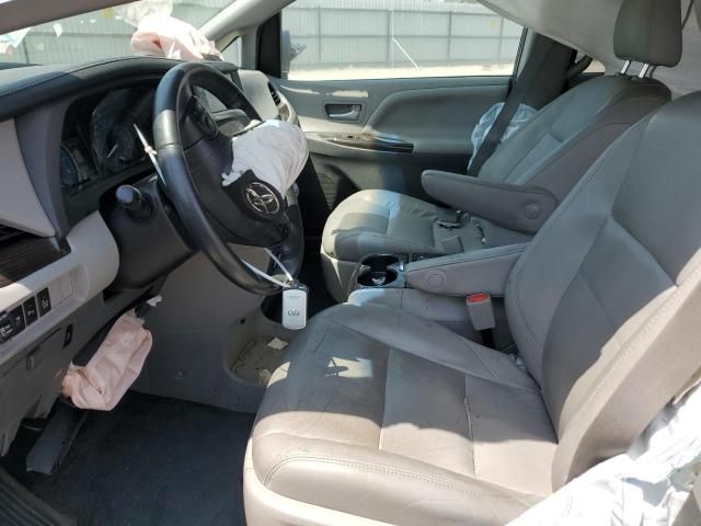 2017 Toyota Sienna XLE