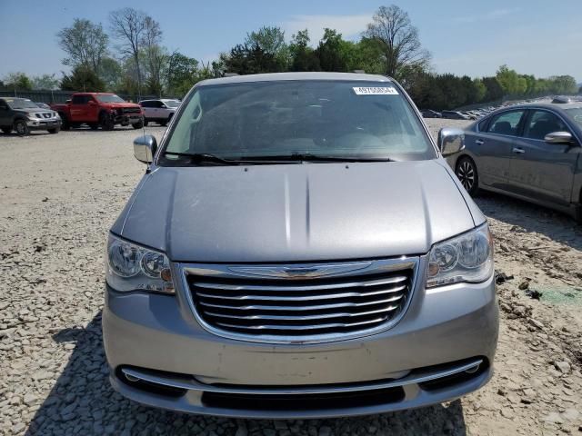 2013 Chrysler Town & Country Touring L