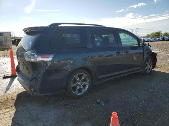 2011 Toyota Sienna Sport