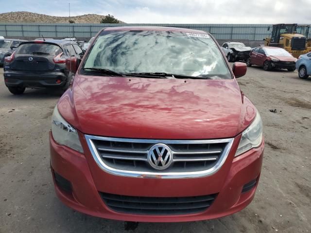 2010 Volkswagen Routan SE