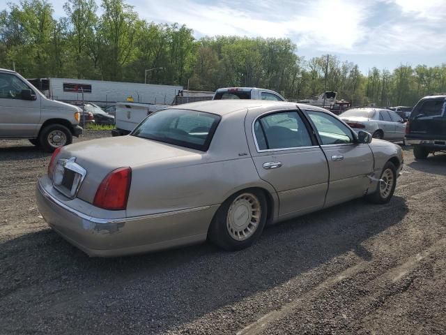 2000 Lincoln Town Car Executive