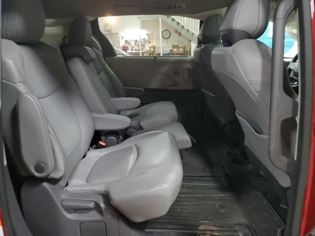 2021 Toyota Sienna XLE