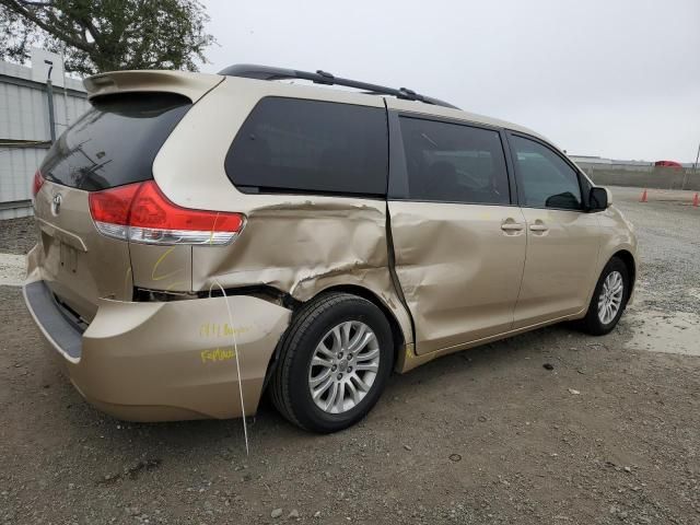 2013 Toyota Sienna XLE