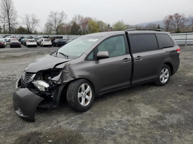 2014 Toyota Sienna LE