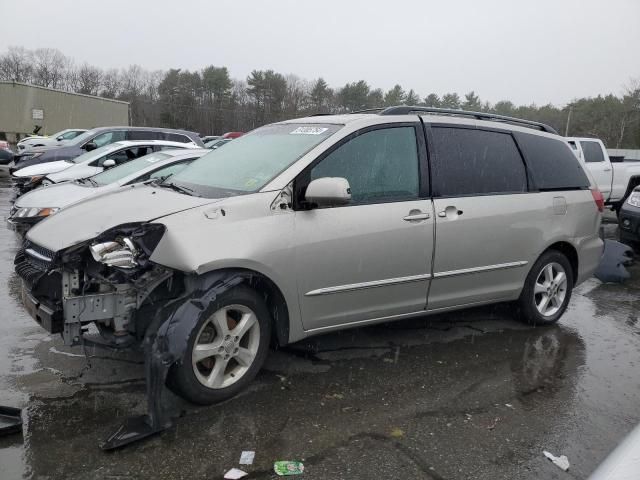 2005 Toyota Sienna XLE