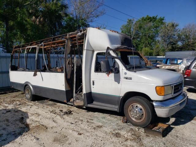 2003 Ford Econoline E450 Super Duty Cutaway Van