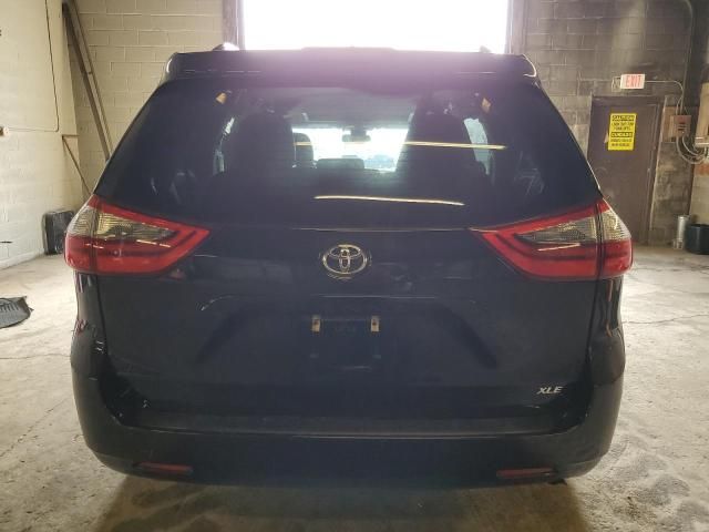 2020 Toyota Sienna XLE