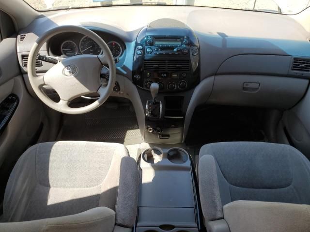 2004 Toyota Sienna CE