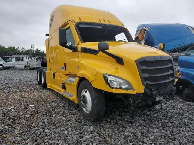 2022 Freightliner Cascadia 126