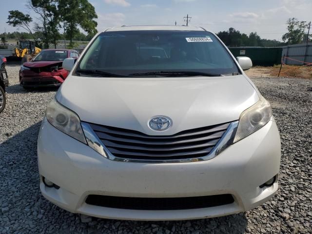 2016 Toyota Sienna XLE