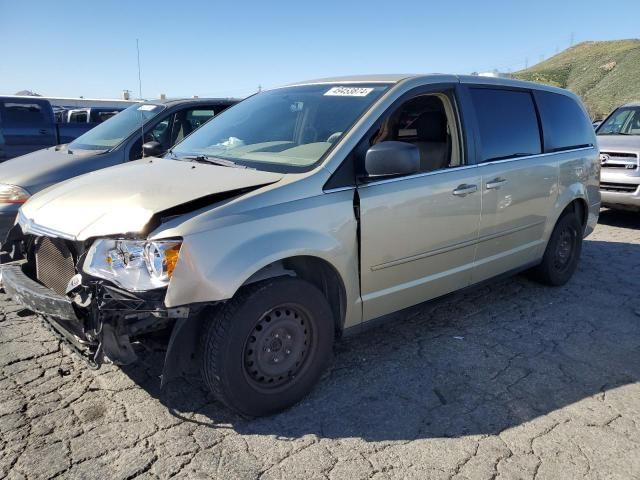 2010 Chrysler Town & Country LX