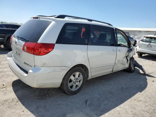 2010 Toyota Sienna XLE