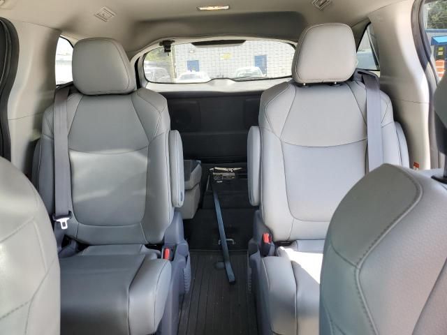 2021 Toyota Sienna XLE