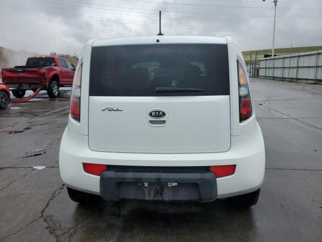 2010 KIA Soul +