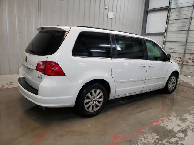 2014 Volkswagen Routan SE