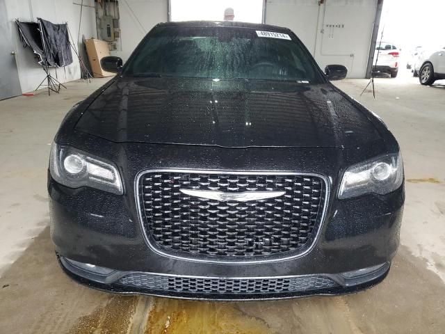 2016 Chrysler 300 S