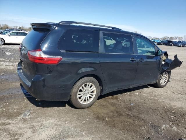 2017 Toyota Sienna XLE