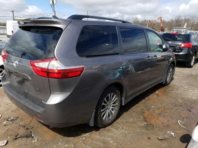 2019 Toyota Sienna XLE