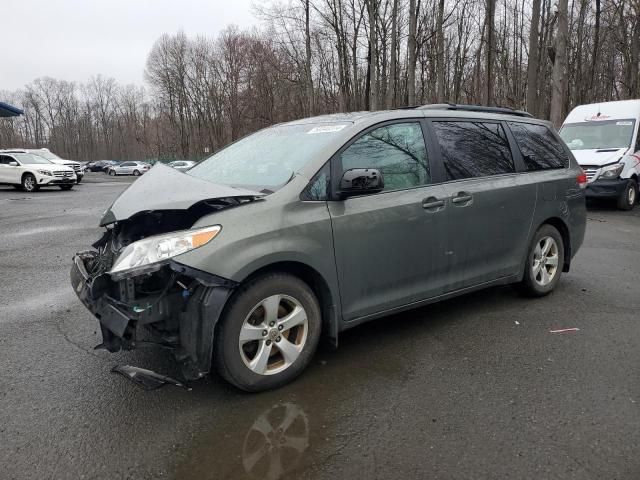 2011 Toyota Sienna LE