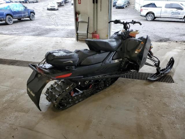 2024 Bombardier Skidoo