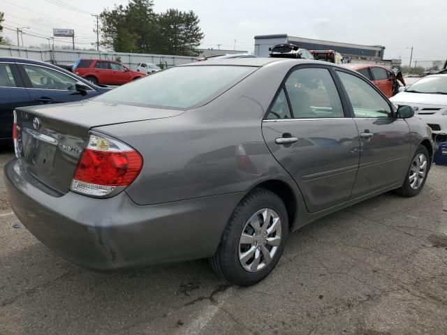 2005 Toyota Camry LE