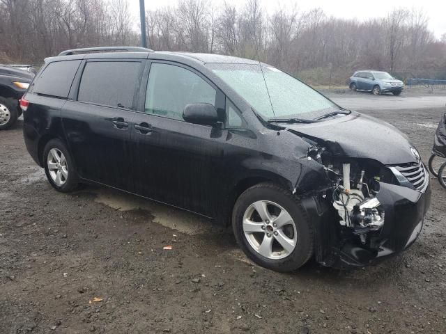 2011 Toyota Sienna LE