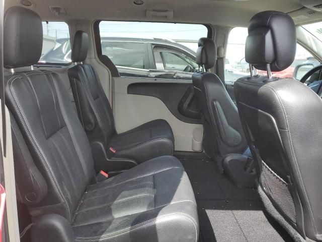 2012 Chrysler Town & Country Touring L