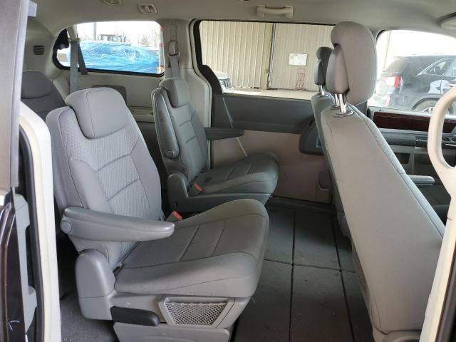 2010 Chrysler Town & Country Touring