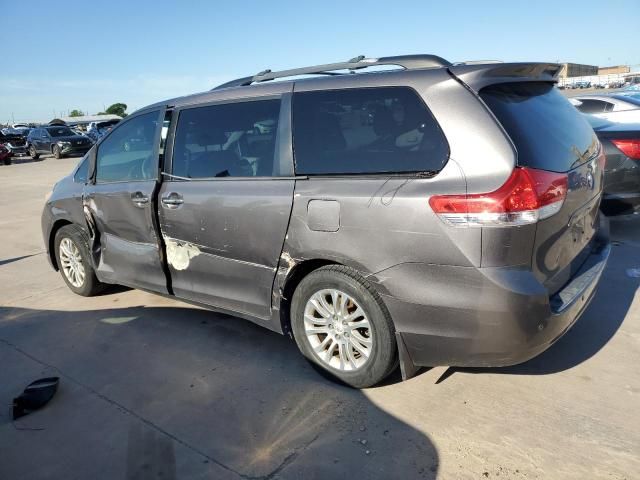 2013 Toyota Sienna XLE