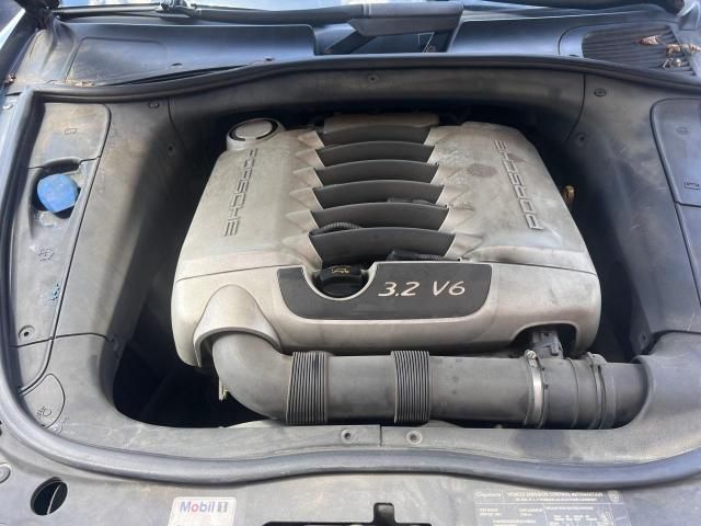 2004 Porsche Cayenne