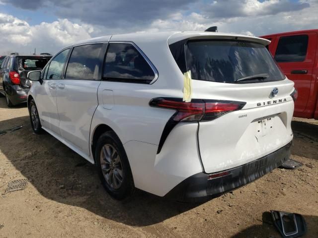 2021 Toyota Sienna LE