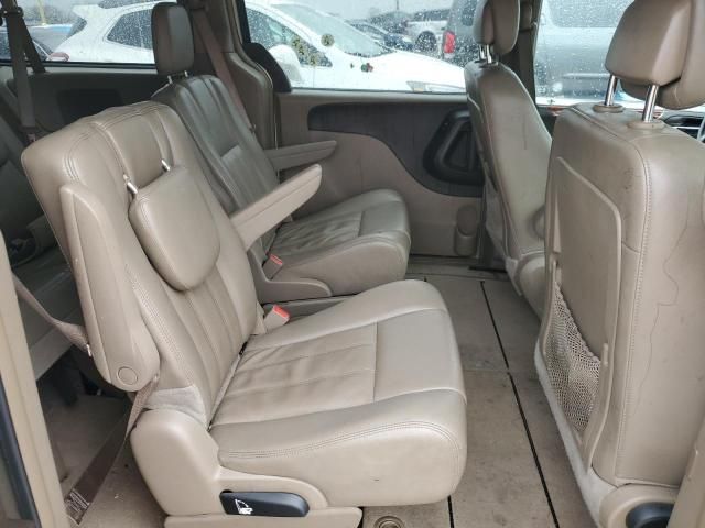 2013 Chrysler Town & Country Touring