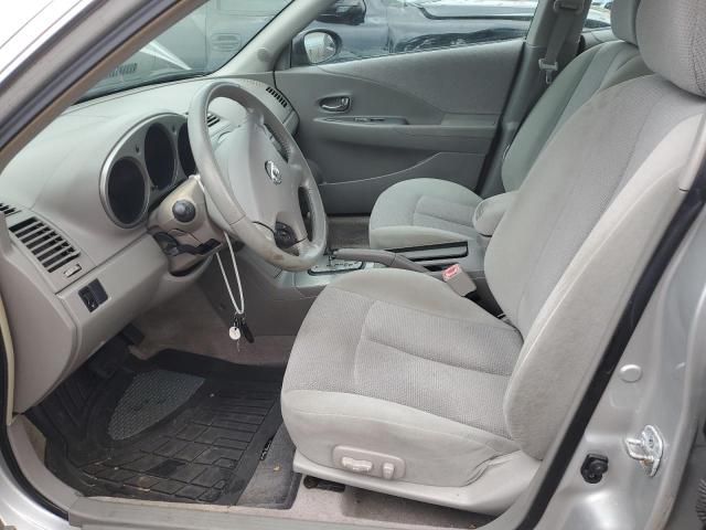 2004 Nissan Altima Base