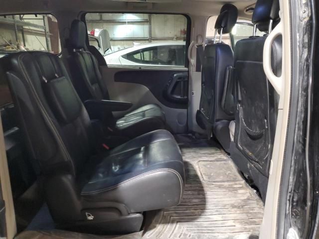 2016 Chrysler Town & Country Touring L