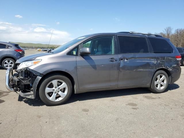 2011 Toyota Sienna LE