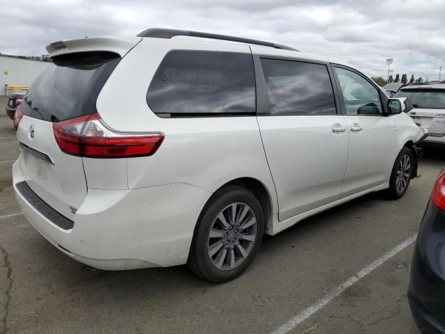 2020 Toyota Sienna XLE