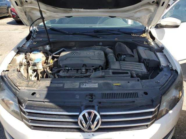 2015 Volkswagen Passat SE