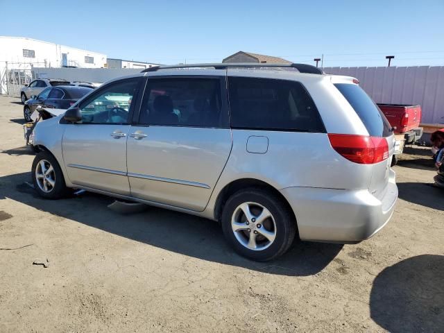 2004 Toyota Sienna CE